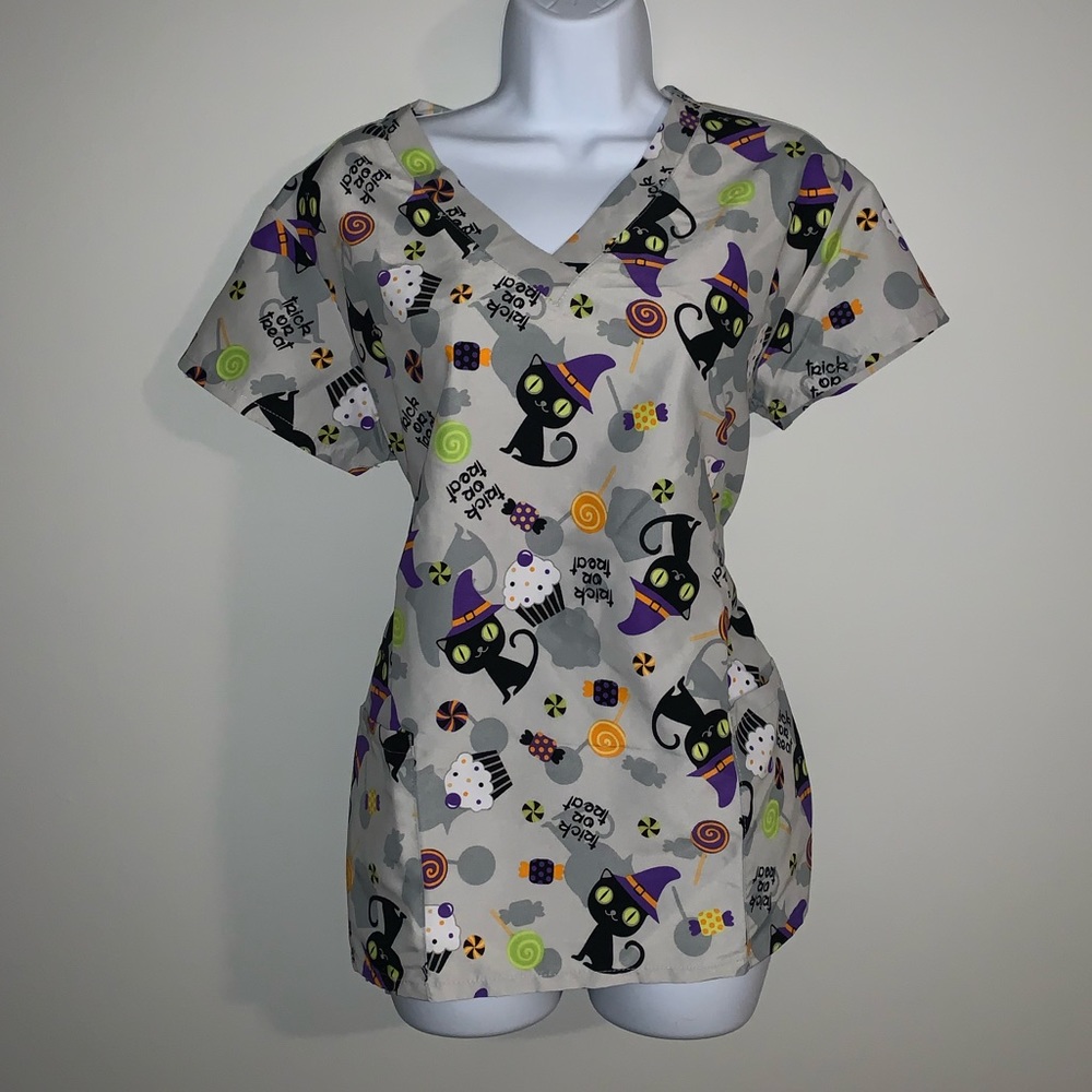 (4/$20) Halloween Scrub Top Sz S - Gray